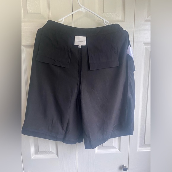 New Reformation Drew Low Rise Short - Picture 8 of 11